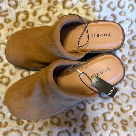 Women's Clogs - Picture 2 of 2